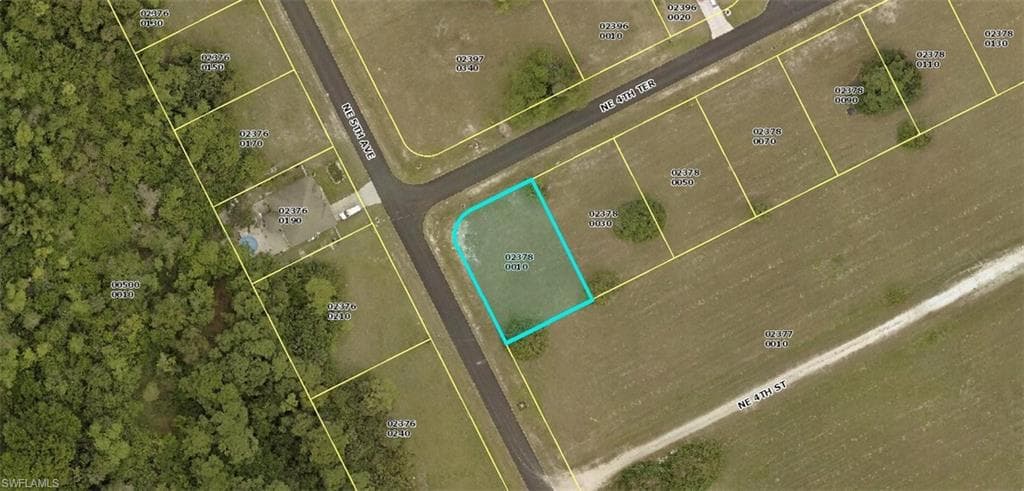 550 NE 4th TER CAPE CORAL, FL 33909
