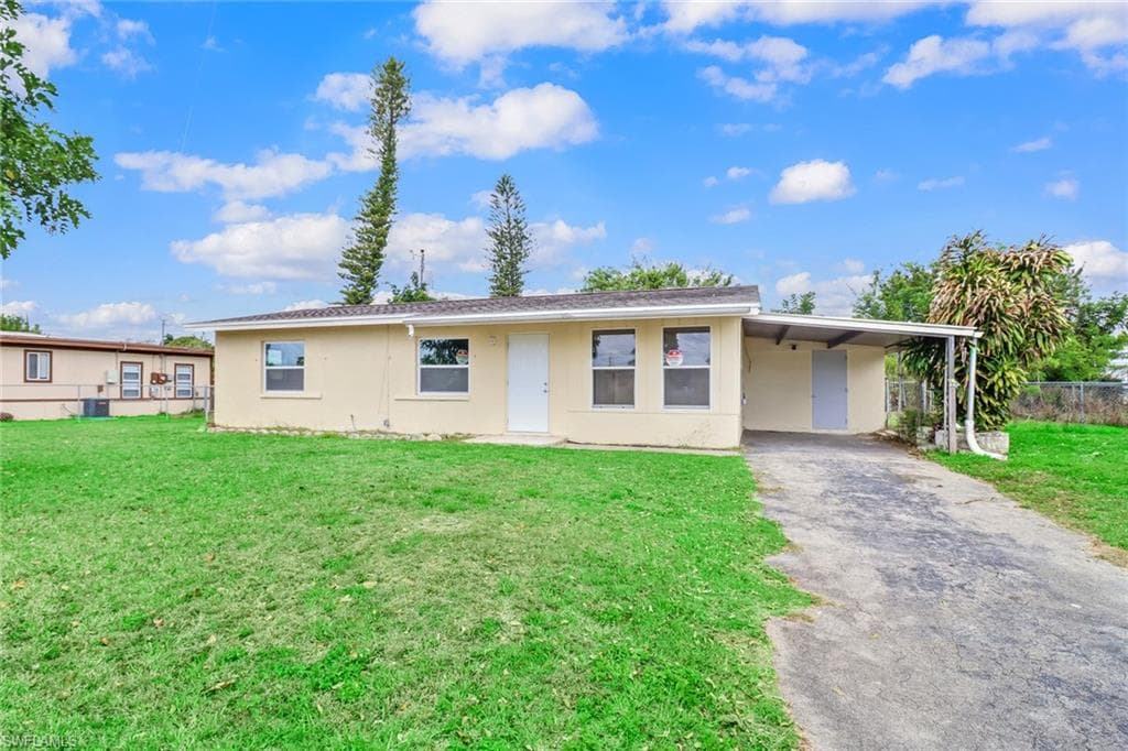 303 E Jersey RD LEHIGH ACRES, FL 33936