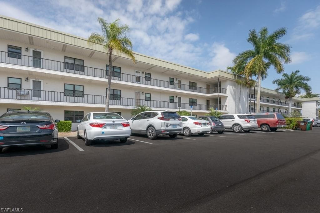1747 Pebble Beach DR 102 FORT MYERS, FL 33907