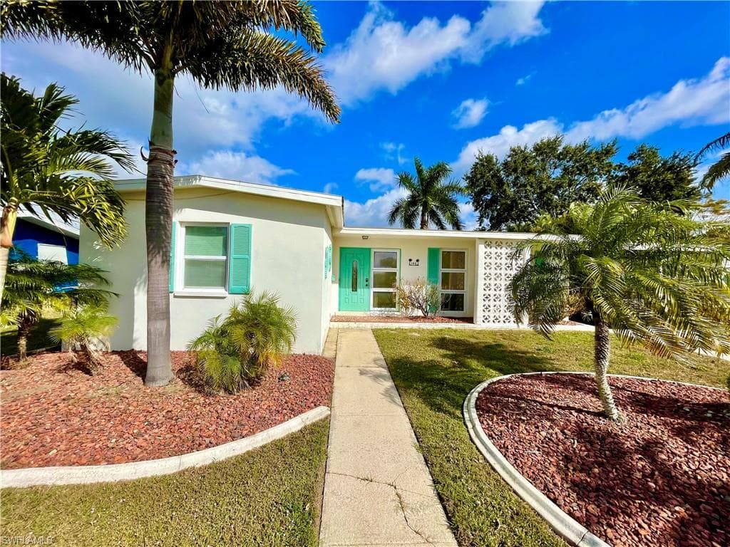 166 Buckeye AVE NW PORT CHARLOTTE, FL 33952