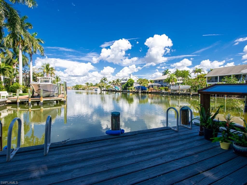 1560 Royal Poinciana DR SANIBEL, FL 33957