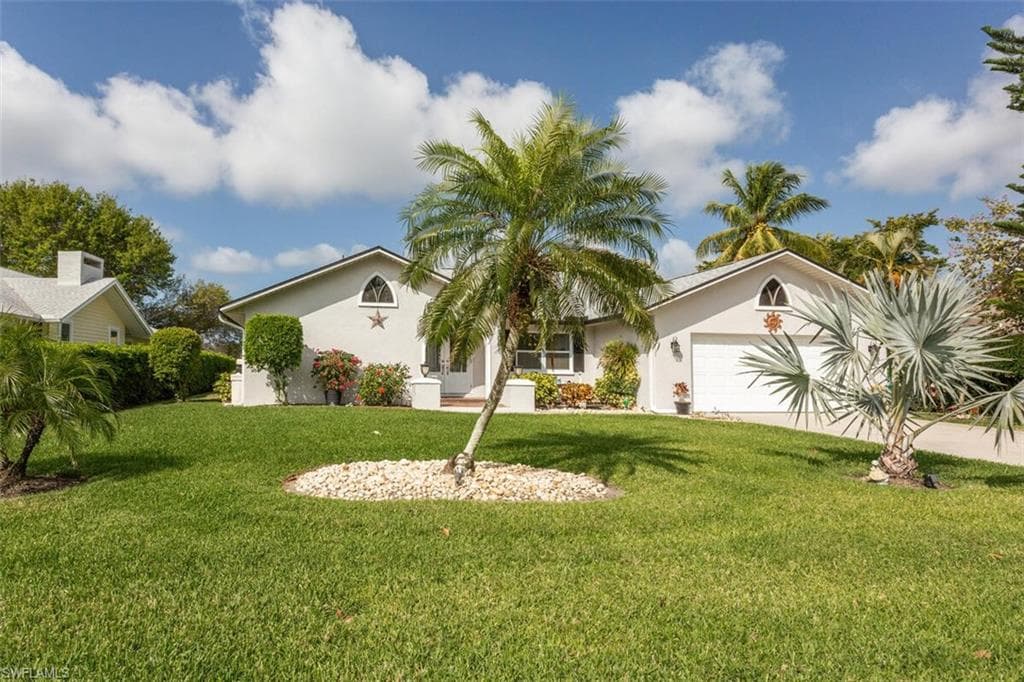193 Oakwood DR NAPLES, FL 34110