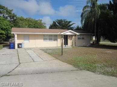 426 Morgan CIR S LEHIGH ACRES, FL 33936