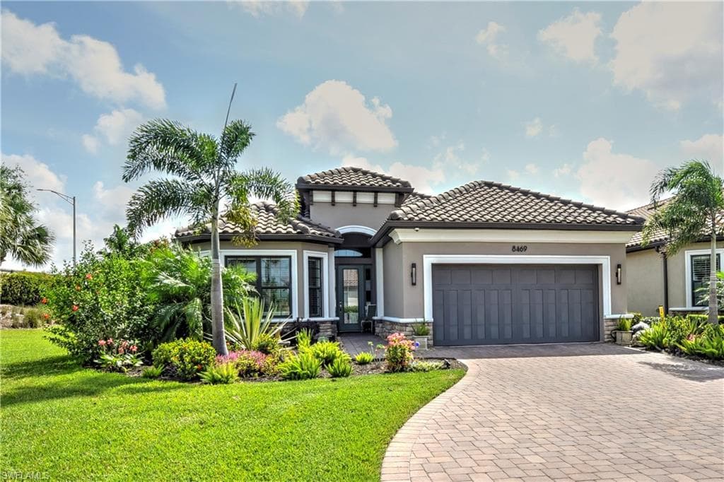 8469 Sevilla CT E NAPLES, FL 34114