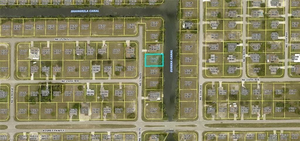 2421 NE 5th PL CAPE CORAL, FL 33909