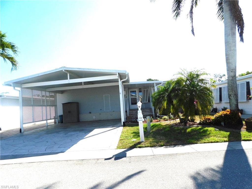 17561 Canal Cove CT FORT MYERS BEACH, FL 33931
