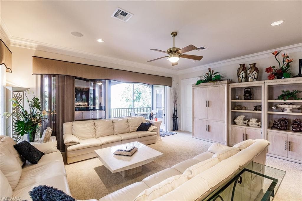 2685 Lewis LN 201 NAPLES, FL 34105