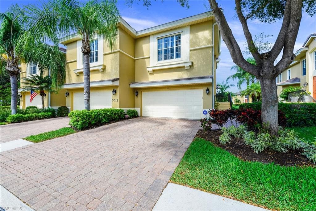 5012 Maxwell CIR 1-202 NAPLES, FL 34105