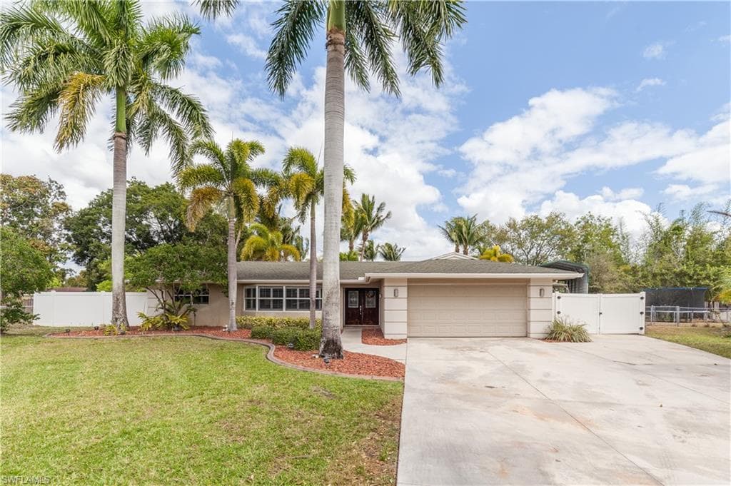 1687 N Flossmoor RD FORT MYERS, FL 33919