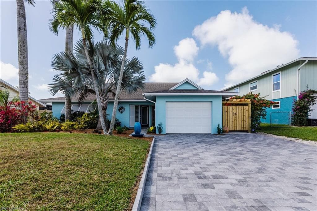 136 Trinidad ST NAPLES, FL 34113