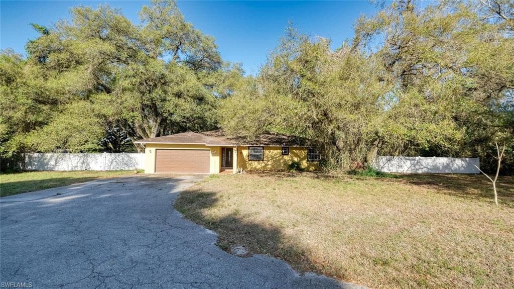 2282 County Rd 78 LABELLE, FL 33935