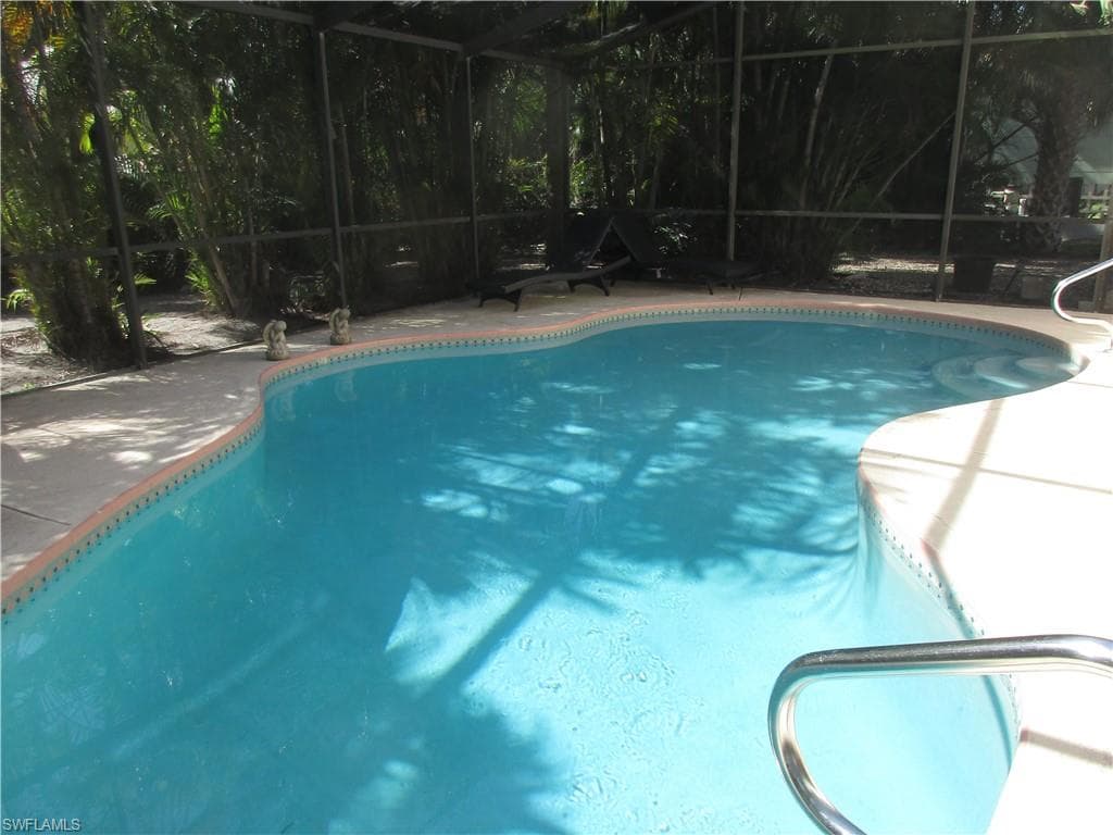 132 Gulf Island DR FORT MYERS BEACH, FL 33931