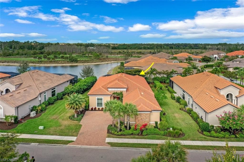 8651 Amour CT NAPLES, FL 34119