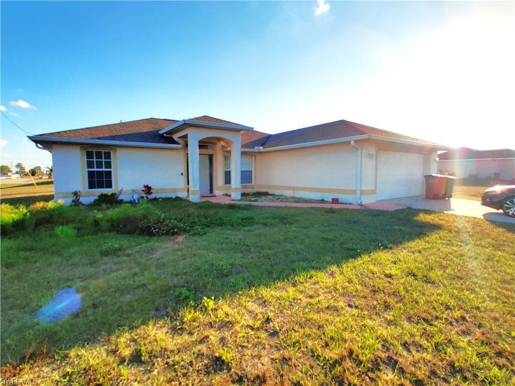 1600 18th ST CAPE CORAL, FL 33993