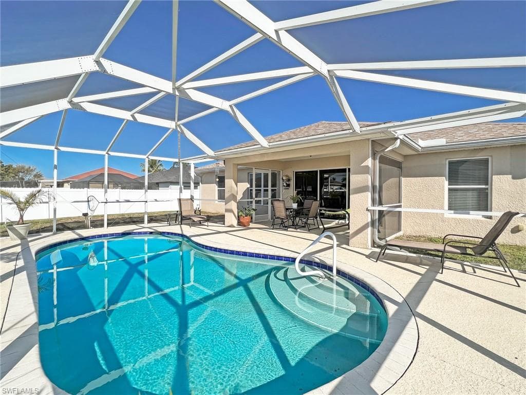 1100 SW Embers TER CAPE CORAL, FL 33991