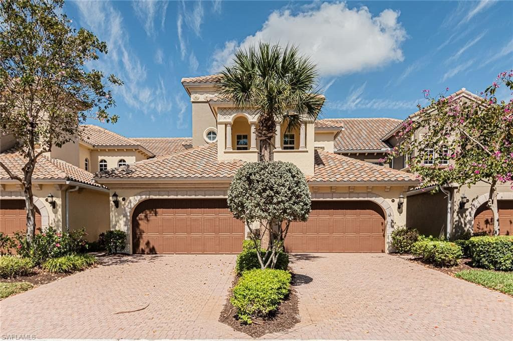 3745 Montreux LN 3-203 NAPLES, FL 34114