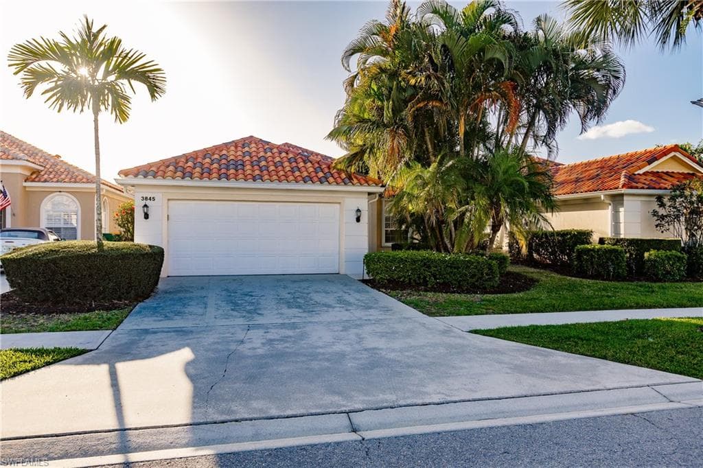 3845 Huelva CT NAPLES, FL 34109