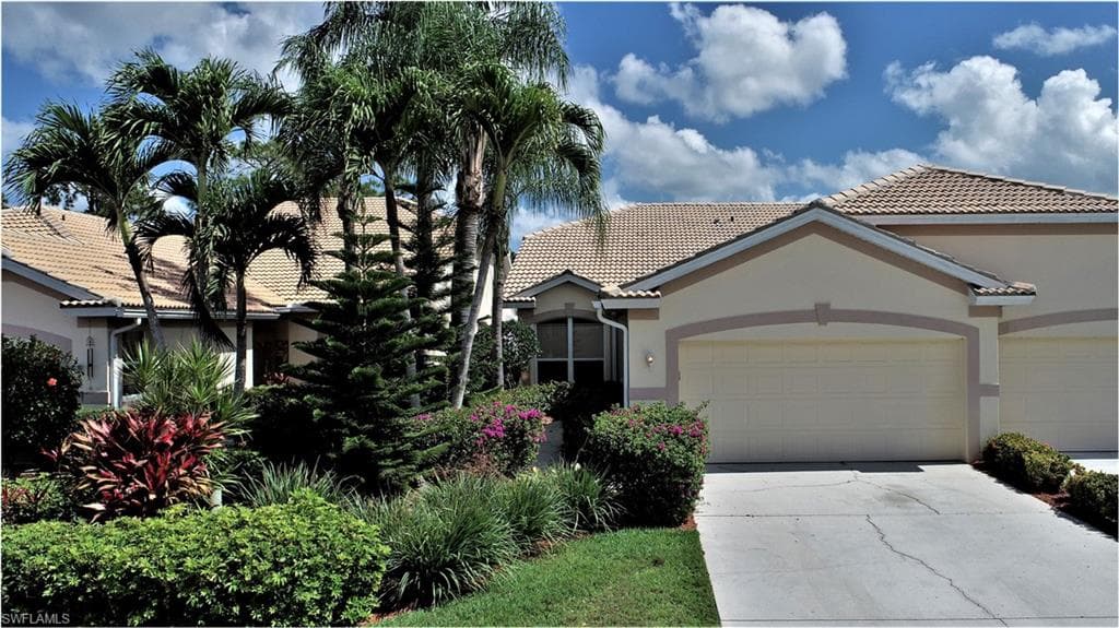 2225 Carnaby CT LEHIGH ACRES, FL 33973
