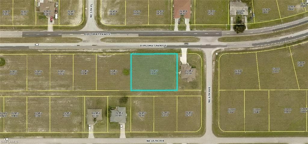 528 Diplomat PKY E CAPE CORAL, FL 33909