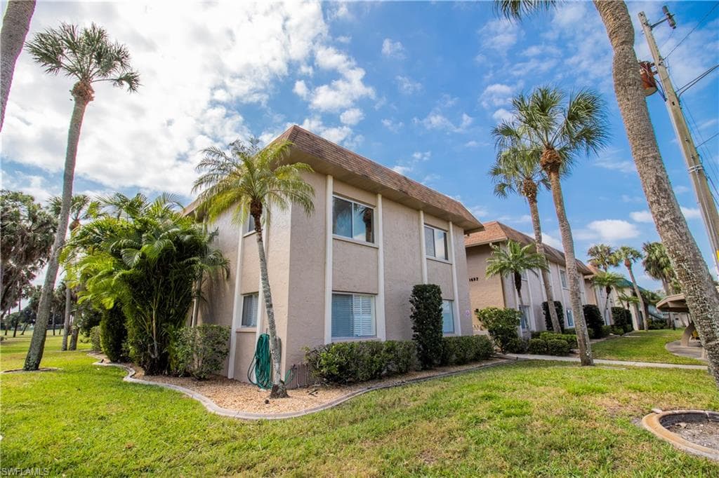 1697 Golf Club DR 2 NORTH FORT MYERS, FL 33903
