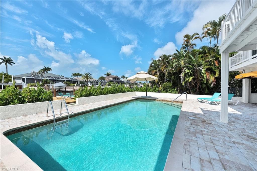 252 Barfield DR N MARCO ISLAND, FL 34145