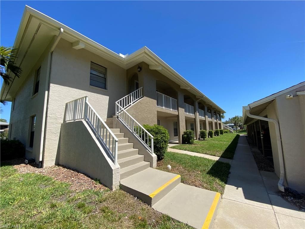 131 Cypress WAY E F NAPLES, FL 34110