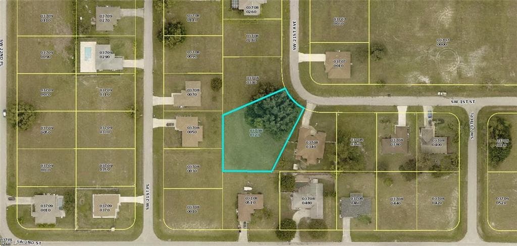 40 SW 21st AVE CAPE CORAL, FL 33991