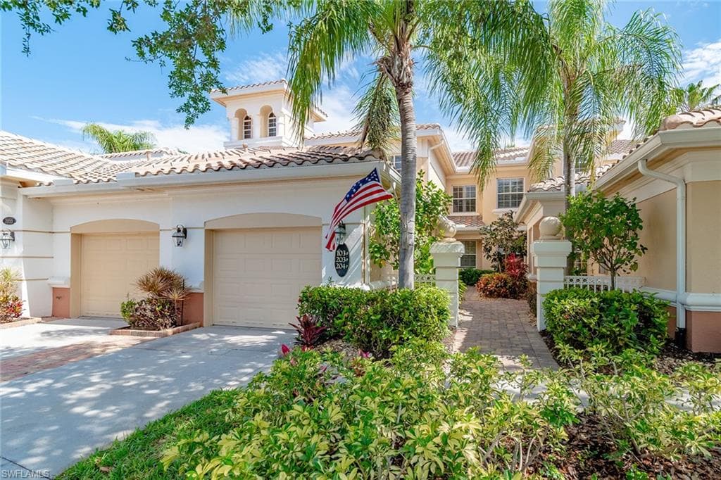 3955 Deer Crossing CT 203 NAPLES, FL 34114