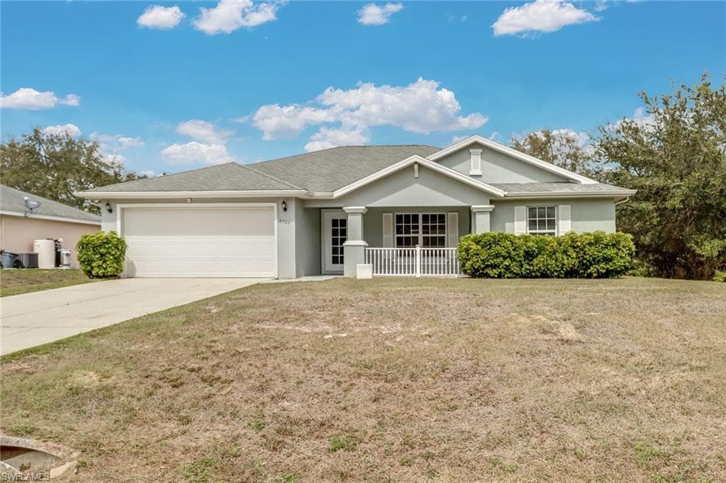 2706 51st ST SW LEHIGH ACRES, FL 33976