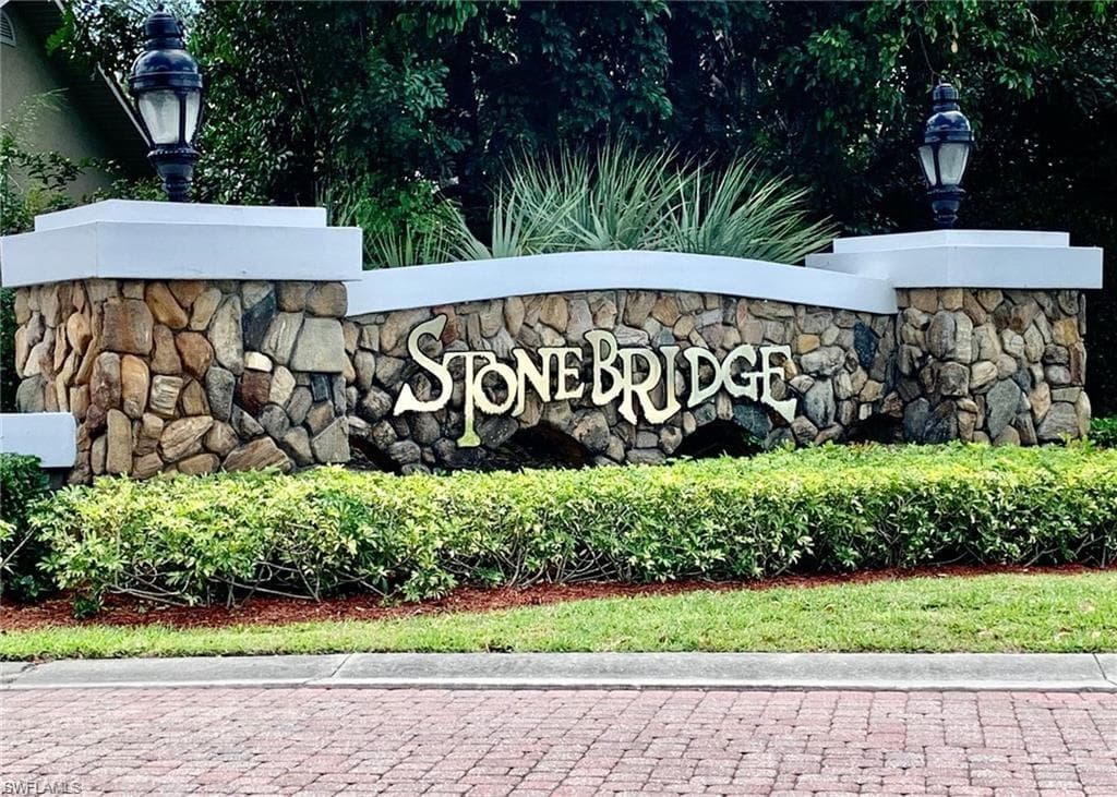 8566 S Lake CIR FORT MYERS, FL 33908