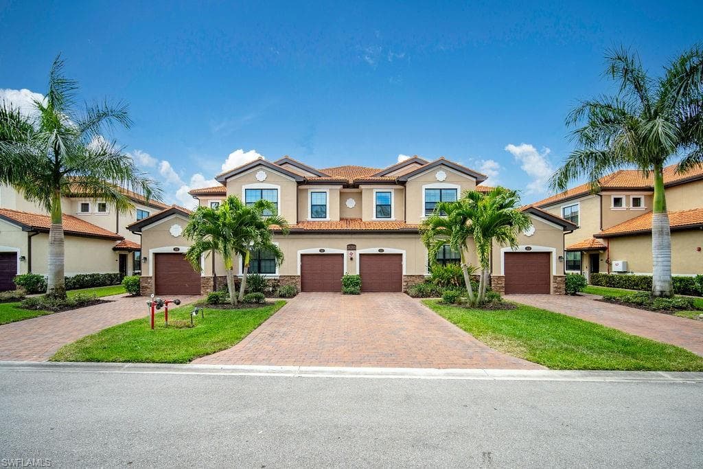 26205 Palace LN 202 BONITA SPRINGS, FL 34135