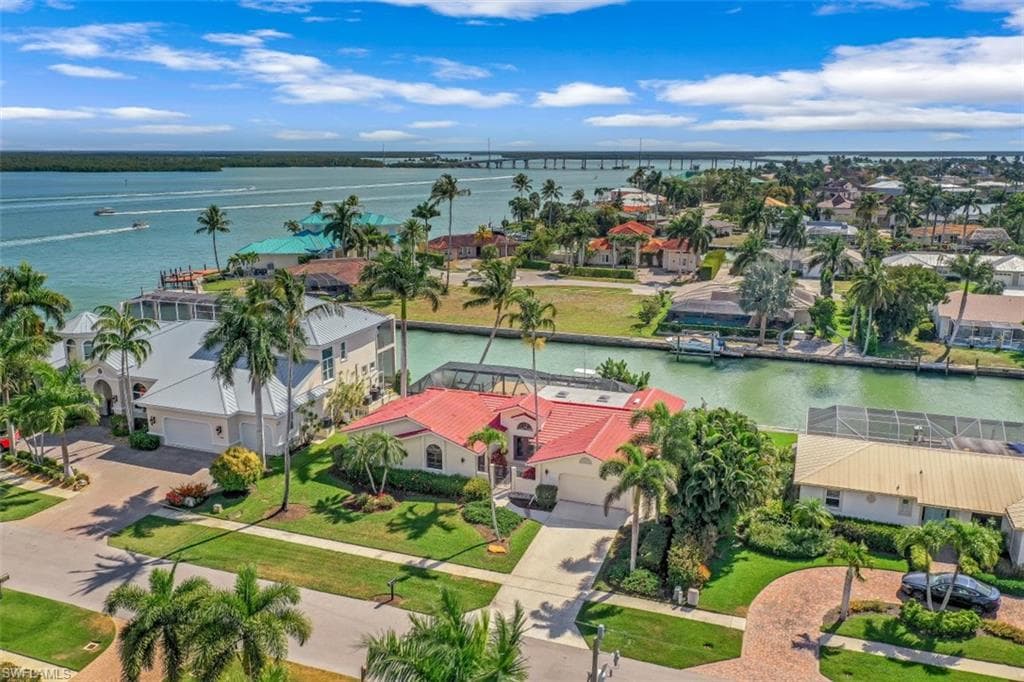 1285 Orange CT MARCO ISLAND, FL 34145