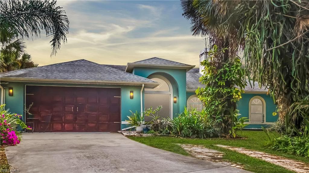 416 Mcarthur AVE LEHIGH ACRES, FL 33936