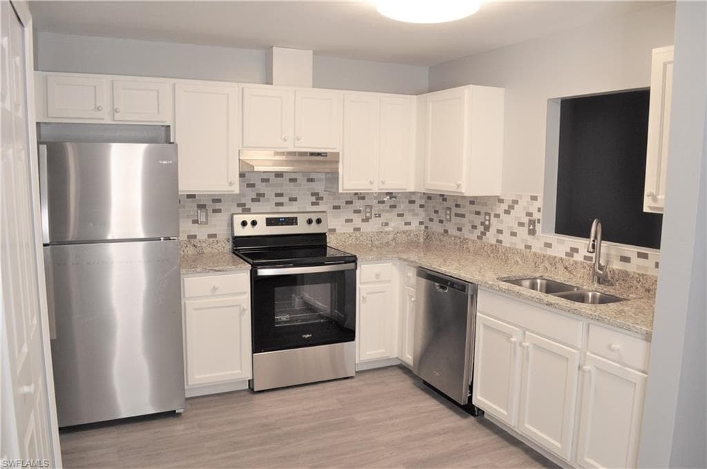 5316 28th ST SW LEHIGH ACRES, FL 33973