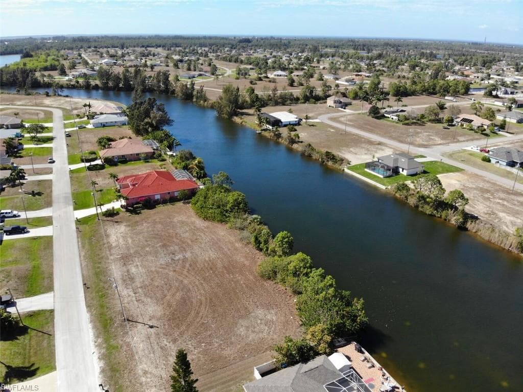 2511 NW 25th ST CAPE CORAL, FL 33993