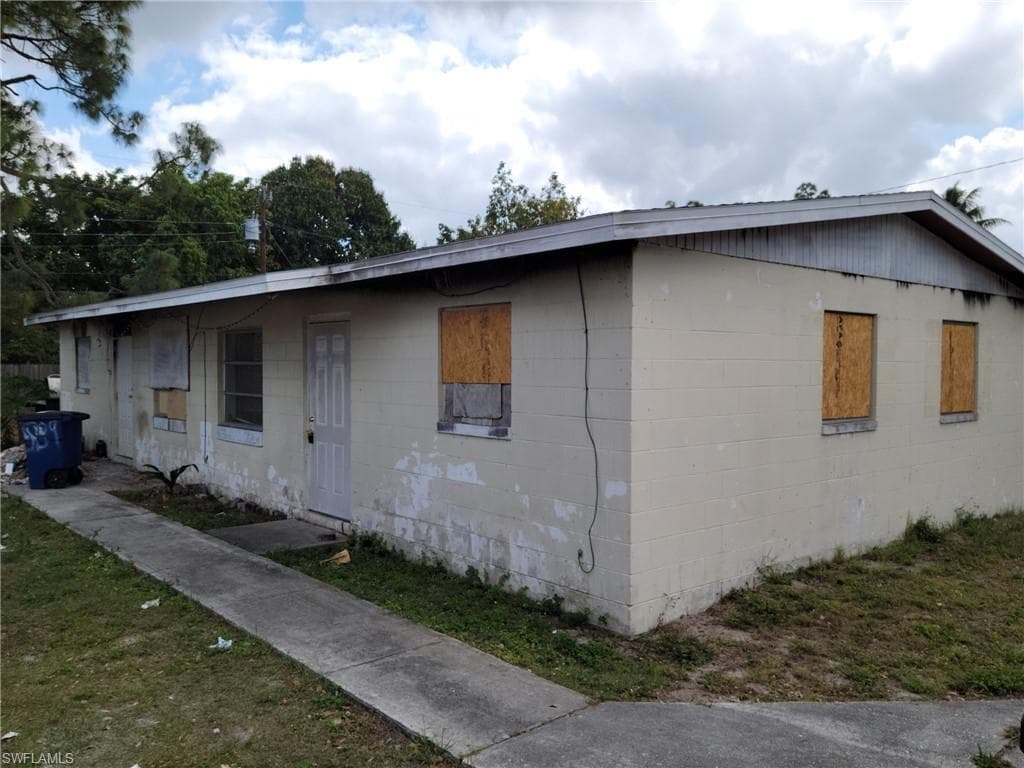 5437 4th AVE FORT MYERS, FL 33907