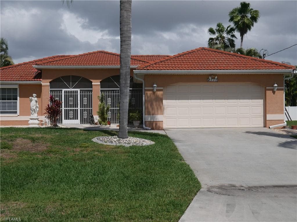 2111 SW 52nd LN CAPE CORAL, FL 33914