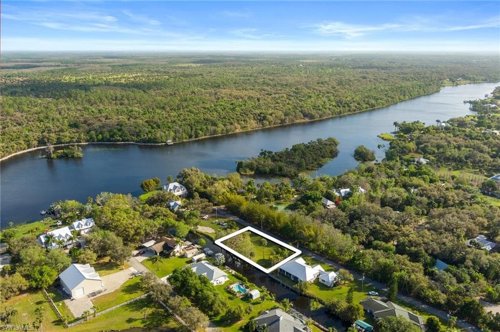 1880 Balsey RD ALVA, FL 33920