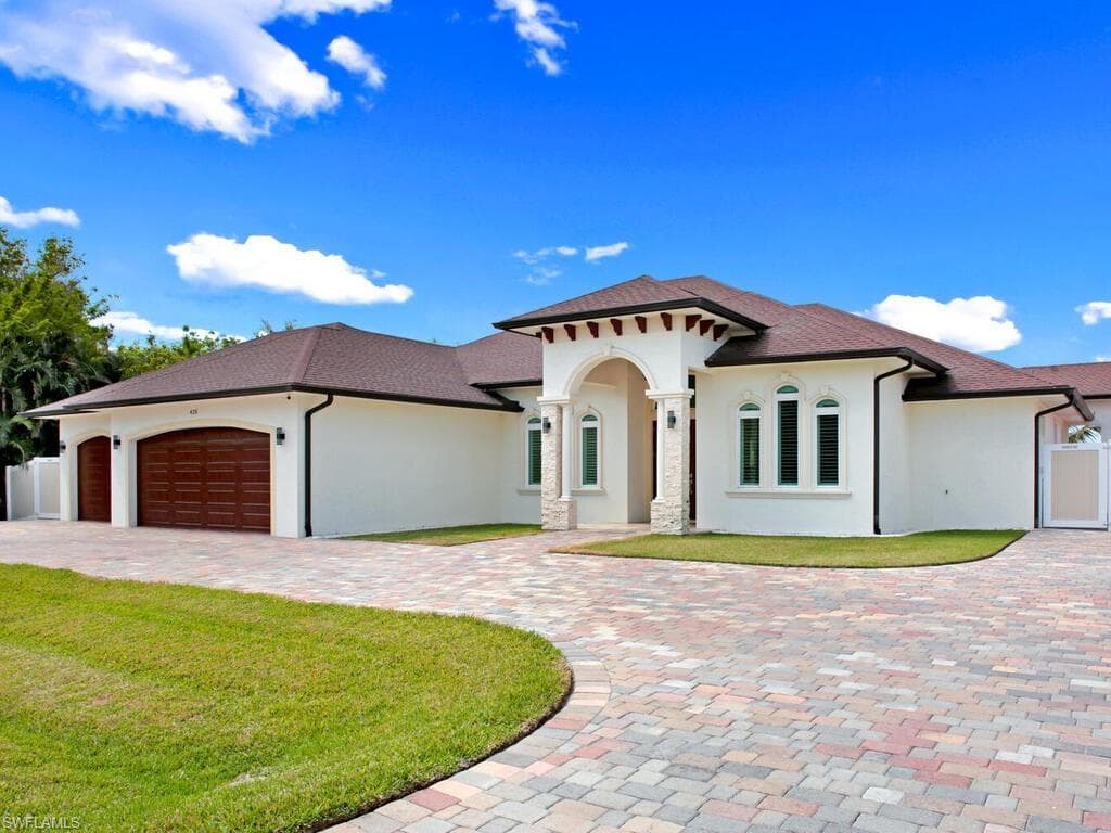 420 SW 7th CT CAPE CORAL, FL 33991