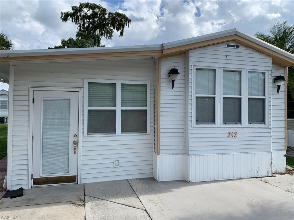 212 Cheetah DR 212 NAPLES, FL 34114