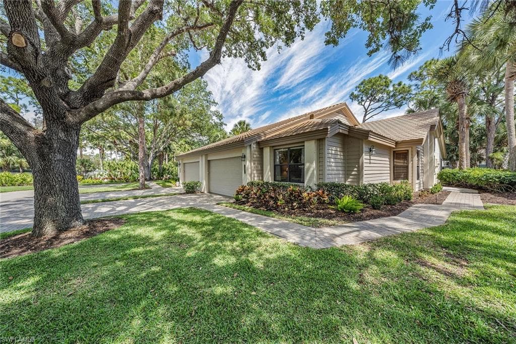 27076 Kindlewood LN BONITA SPRINGS, FL 34134