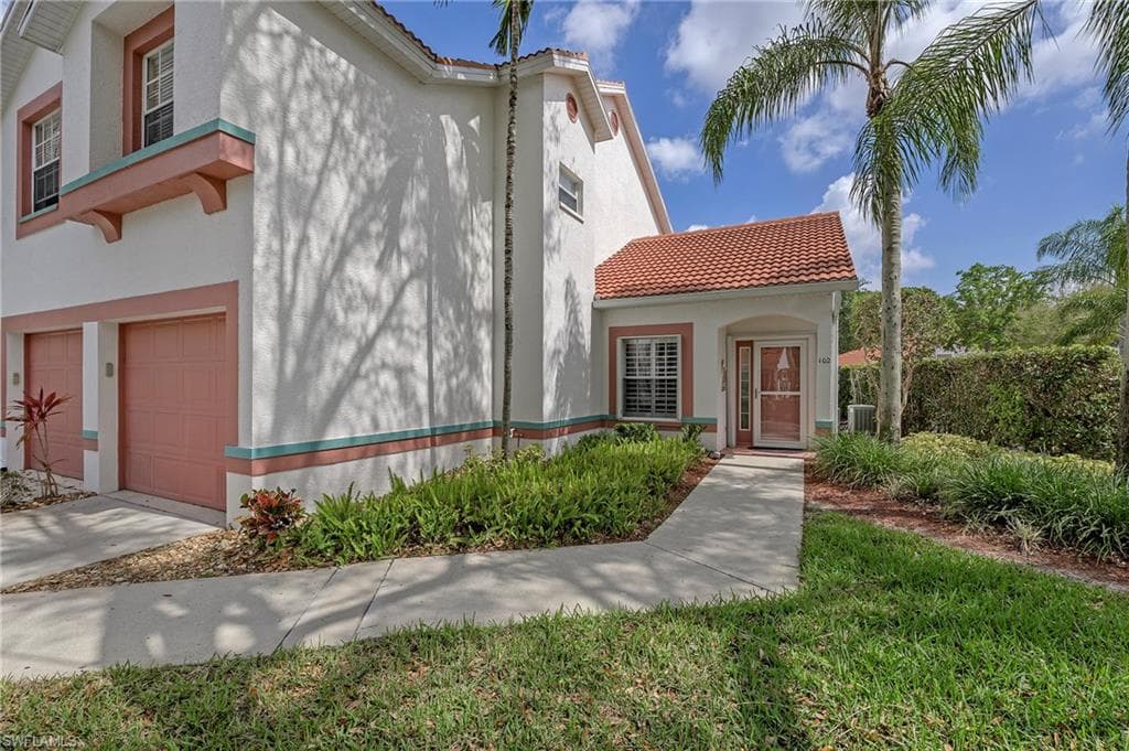 405 Windsor PL 102 NAPLES, FL 34104