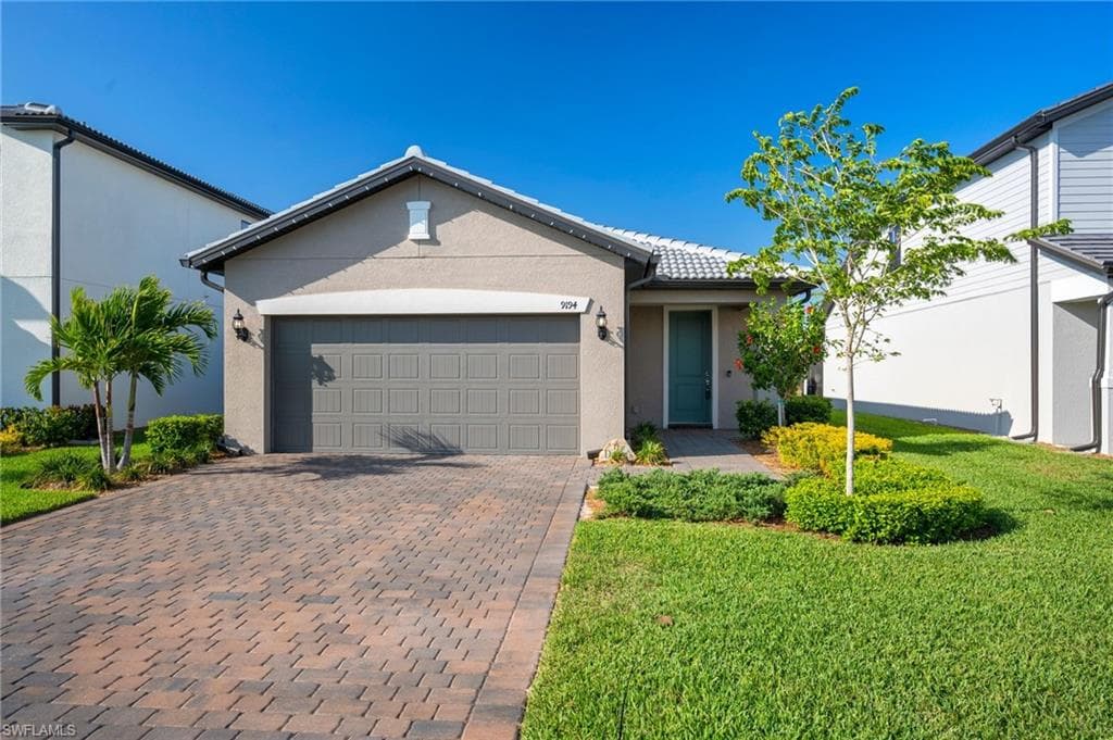 9194 Bexley DR FORT MYERS, FL 33967