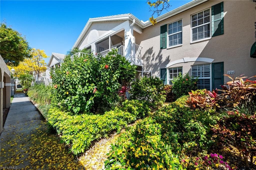 859 Tanbark DR 105 NAPLES, FL 34108