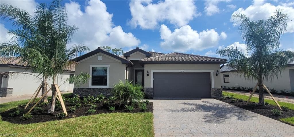 19656 Beechcrest PL ESTERO, FL 33928