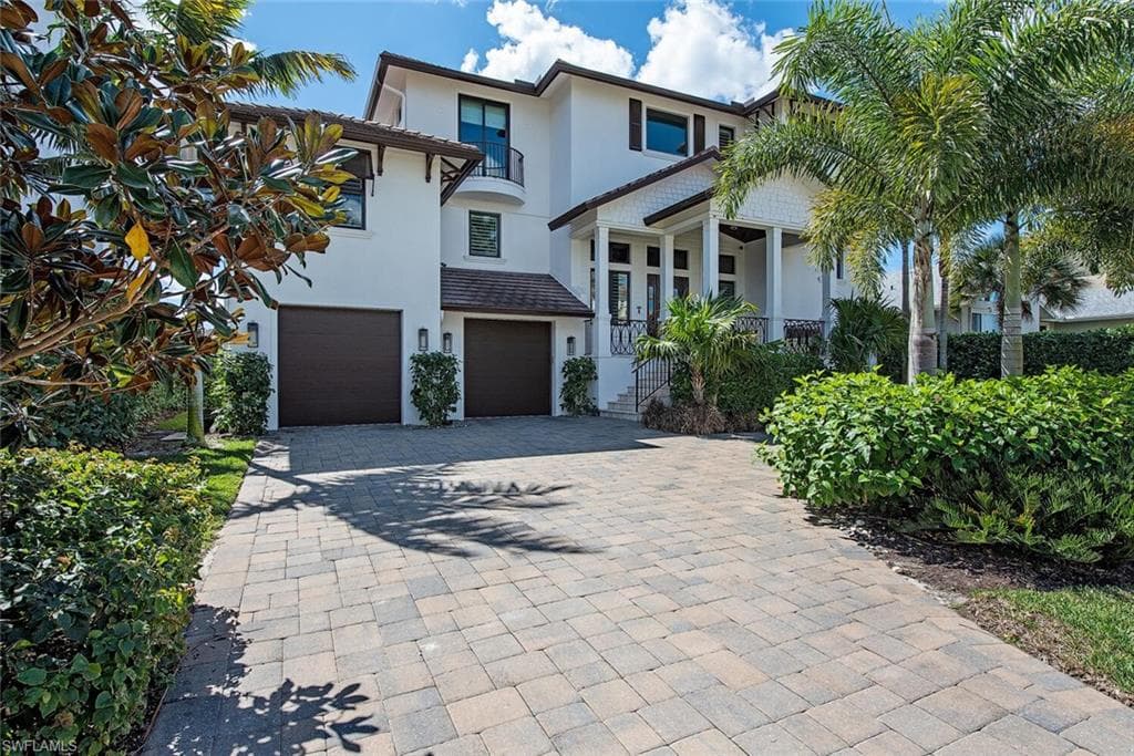 434 Trade Winds AVE NAPLES, FL 34108