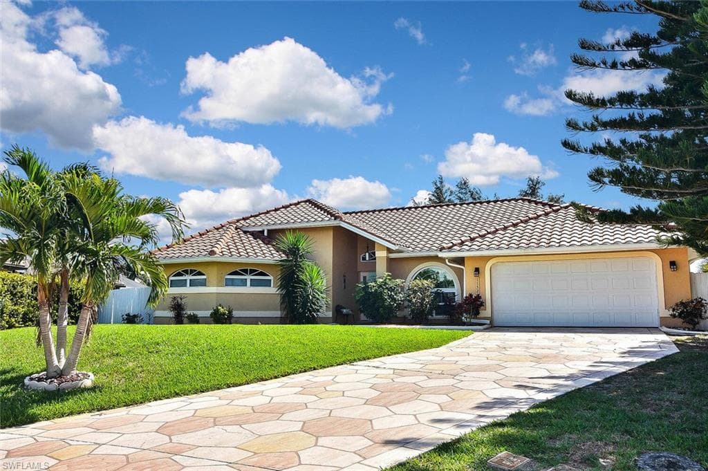 1132 SW 39th ST CAPE CORAL, FL 33914