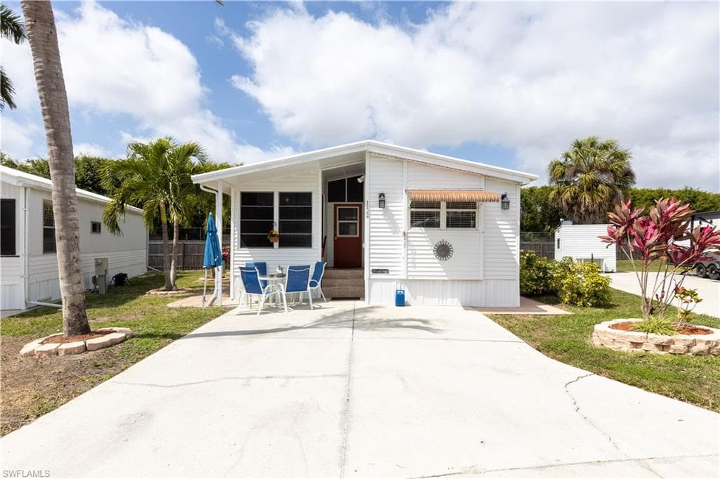 152 Cheetah DR 152 NAPLES, FL 34114