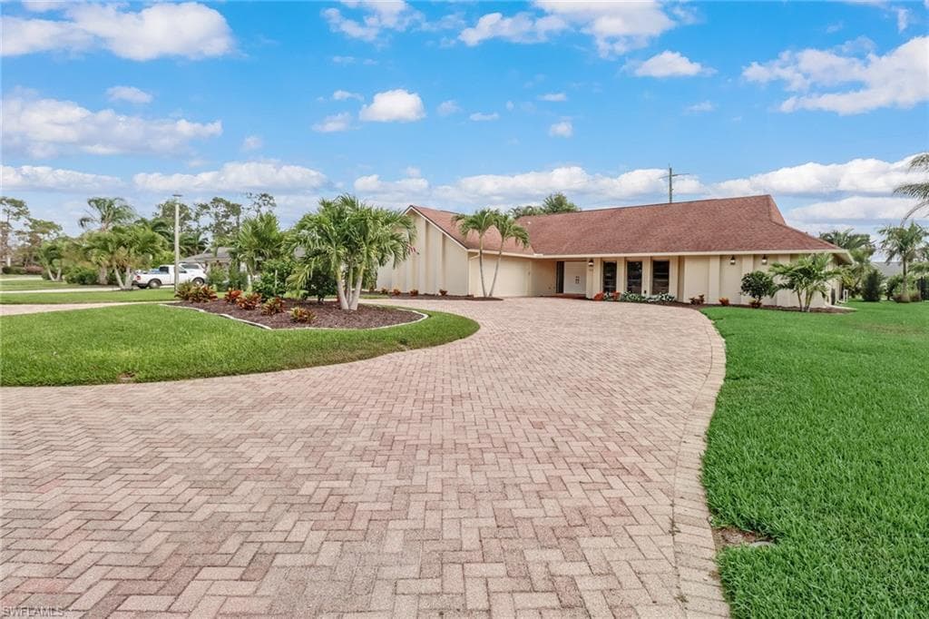 2541 Kings Lake BLVD NAPLES, FL 34112