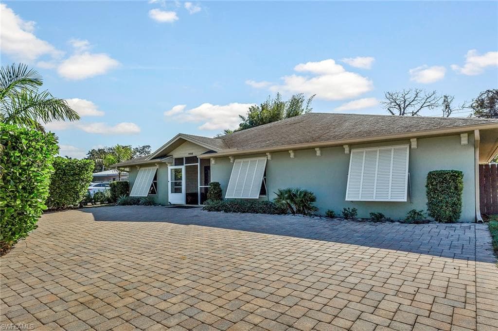1128 Hilltop DR NAPLES, FL 34103